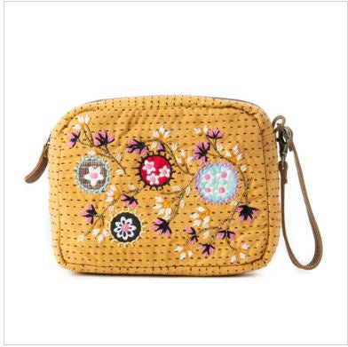 Daisy Pop Woven Pouch Bag