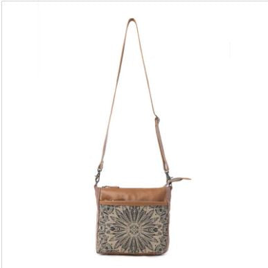 Dizzy Circle Leather Shoulder Bag
