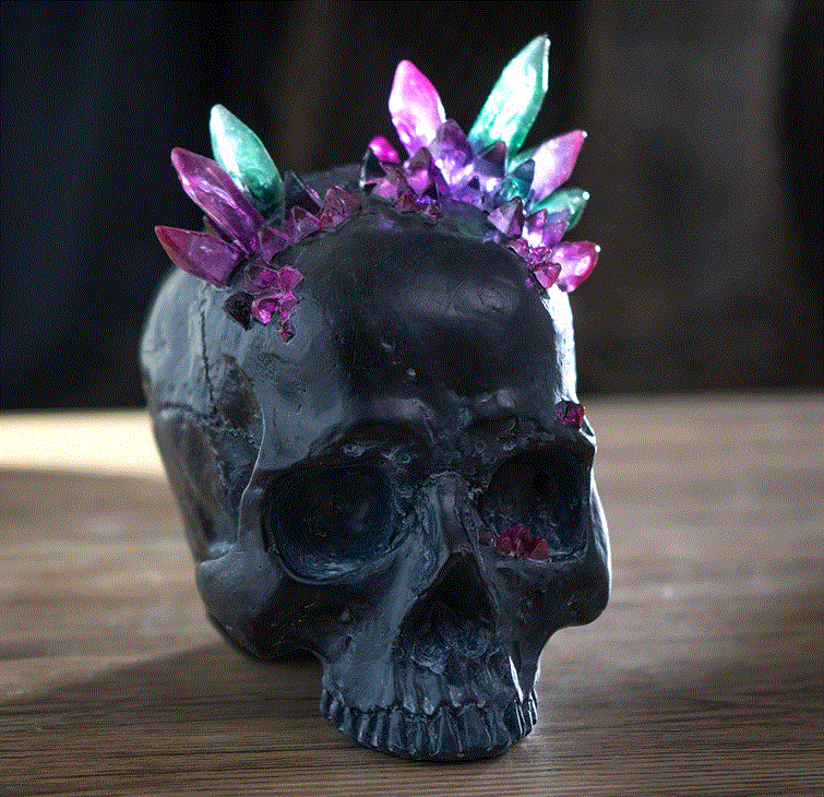 Pacific - Black Skull w/Crystals Statue 15643