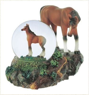 GSC - Horse & Foal Snow Globe