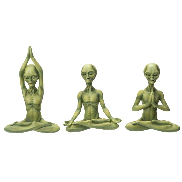 Pacific - Alien Yoga Statue 15055